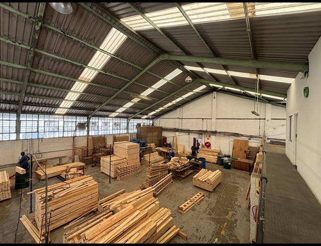1,748M² WAREHOUSE TO LET IN EPPING INDUSTRIAL